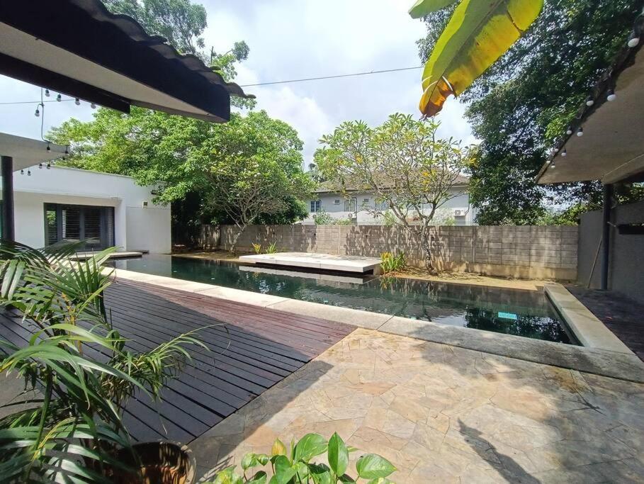 Secret Garden Pj Pool Villa Petaling Jaya Exterior foto