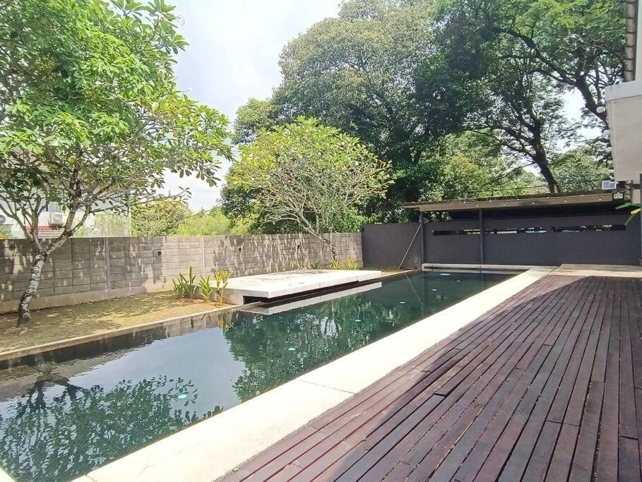 Secret Garden Pj Pool Villa Petaling Jaya Exterior foto