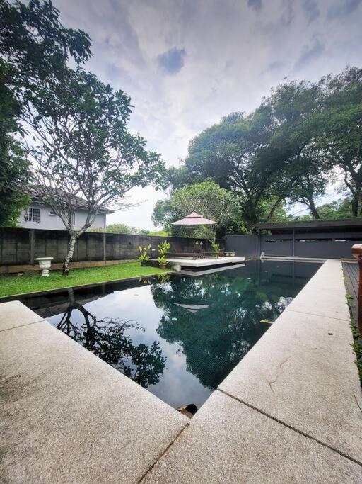 Secret Garden Pj Pool Villa Petaling Jaya Exterior foto